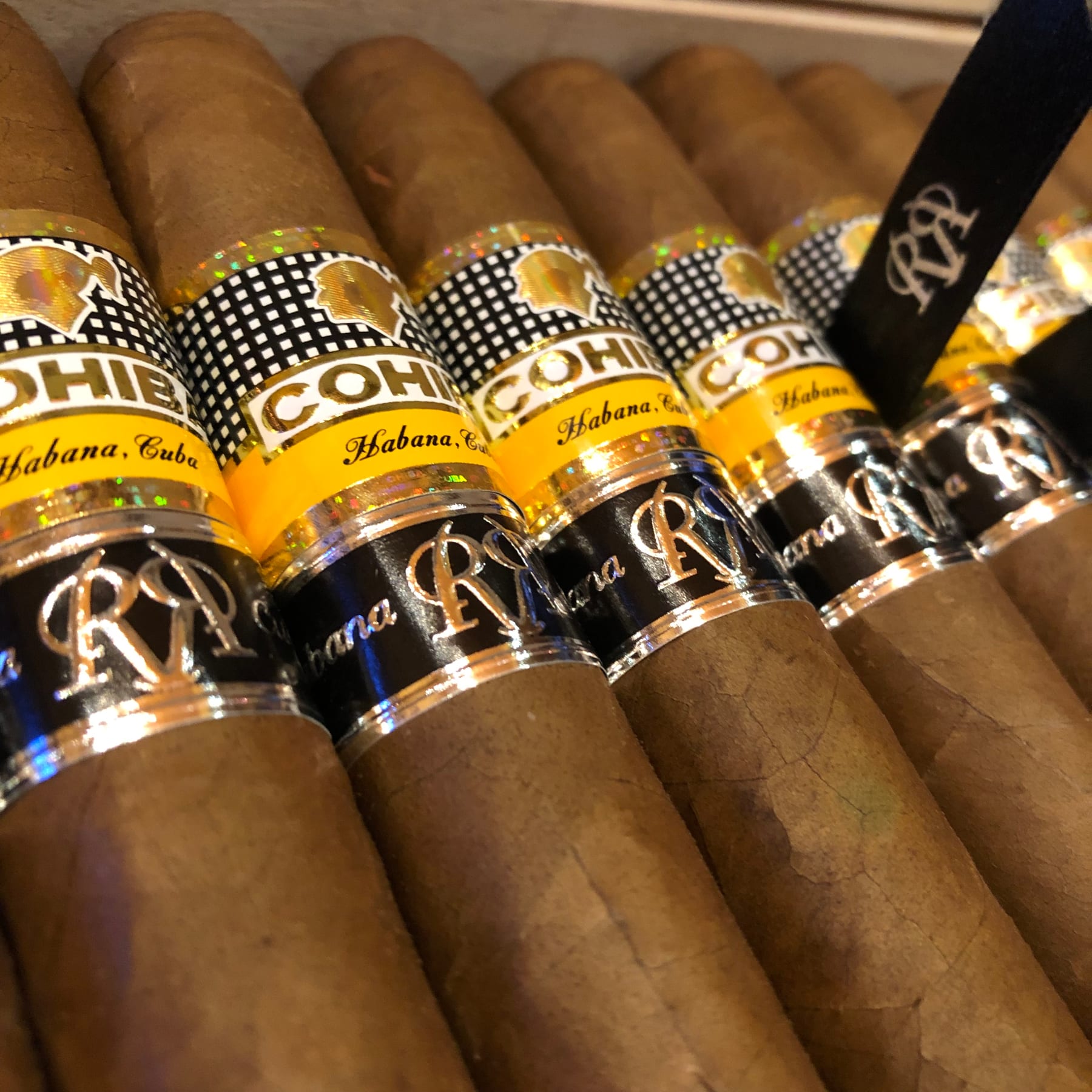 Cohiba Robusto Reserva Cigar Experience
