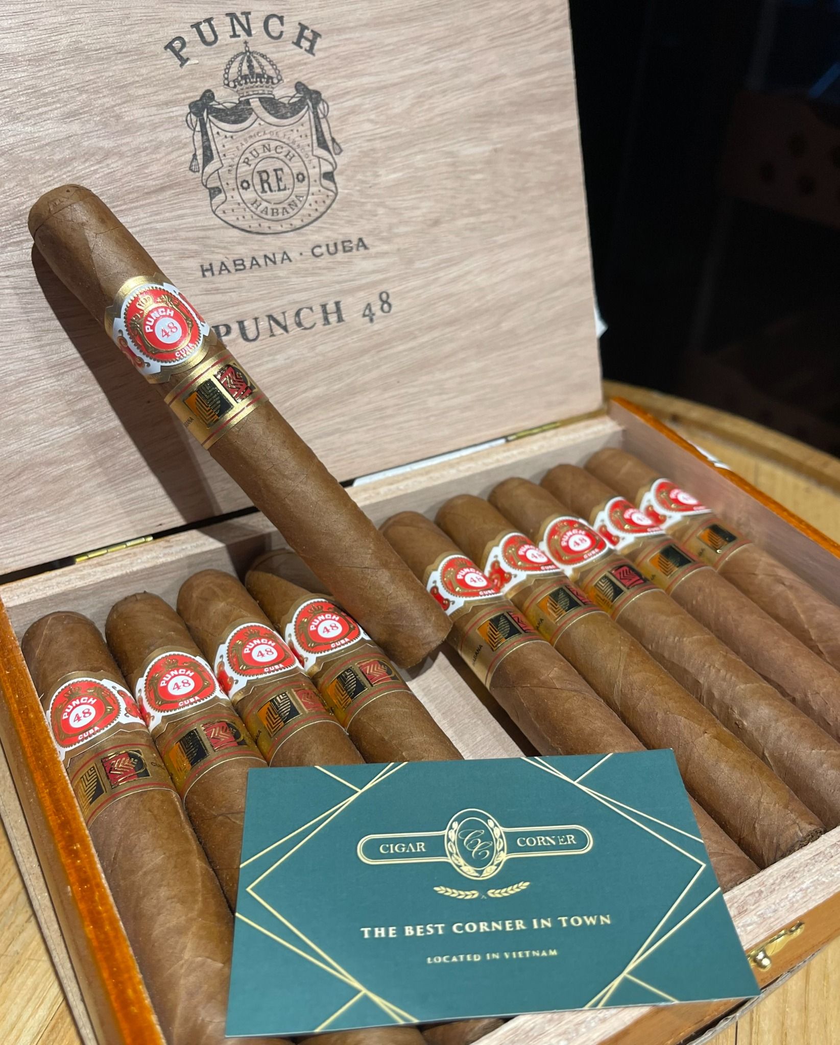 #Punch 48 #LCDH - Cigar Corner