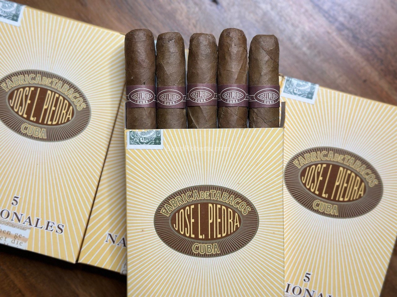 José L. Piedra Nacionales 2000 Cardboard display box with 25 cigars in ...