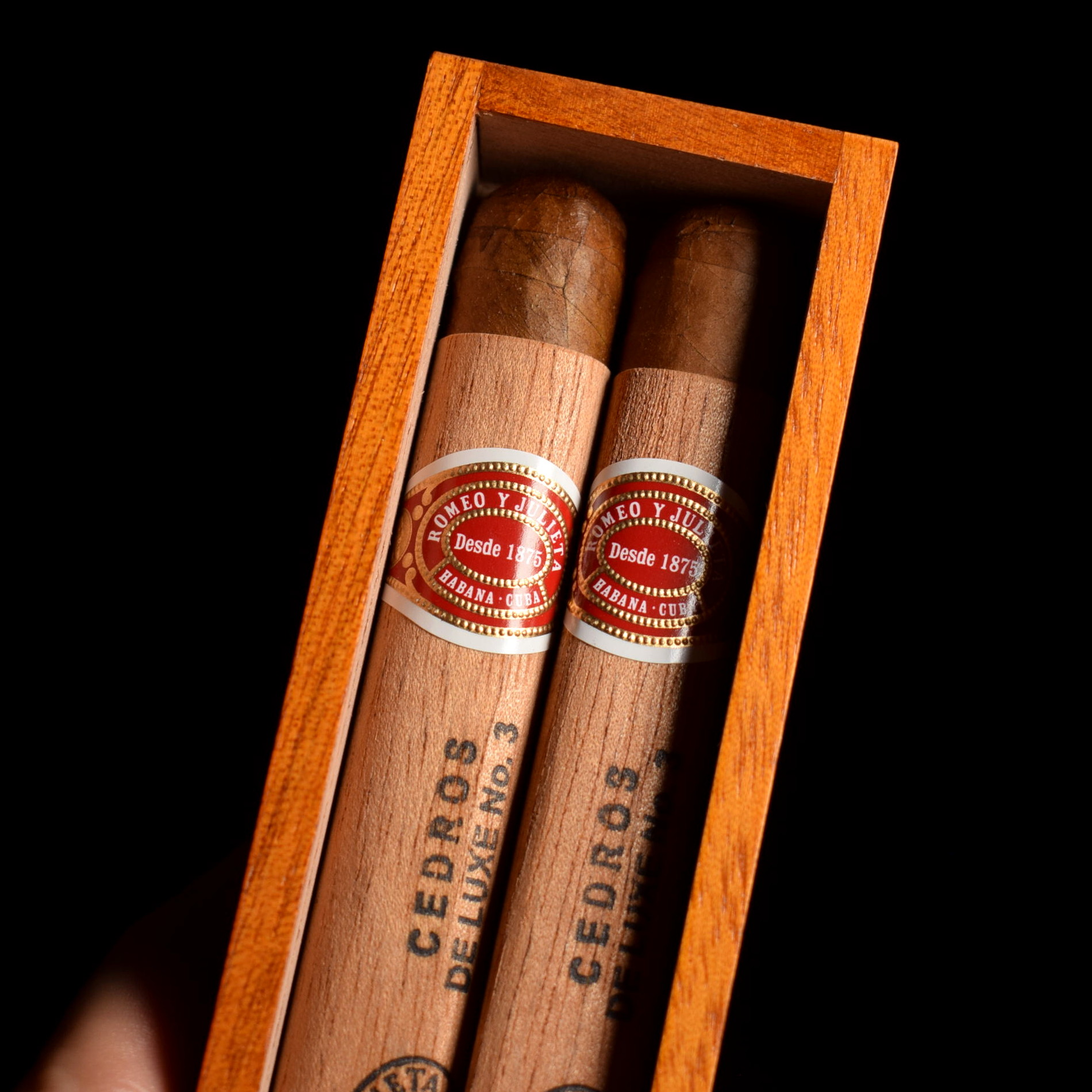 Romeo y Julieta Cedros de Luxe No. 3 Cuban Gift Box - 2 Cigars