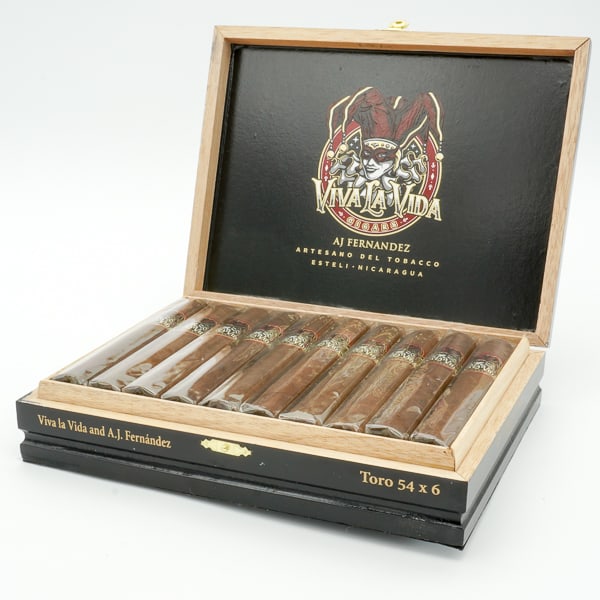 Artesano del Tobacco 阿特萨诺烟草 Viva La Vida 大托罗 雪茄資料