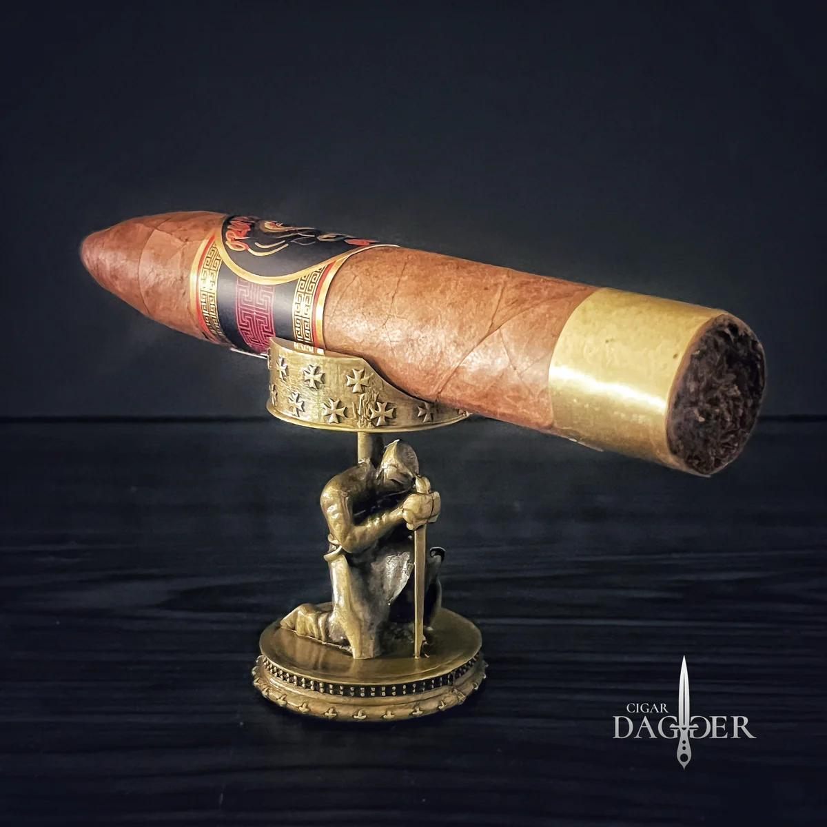Crusader Cigar Rest - Cigar Dagger