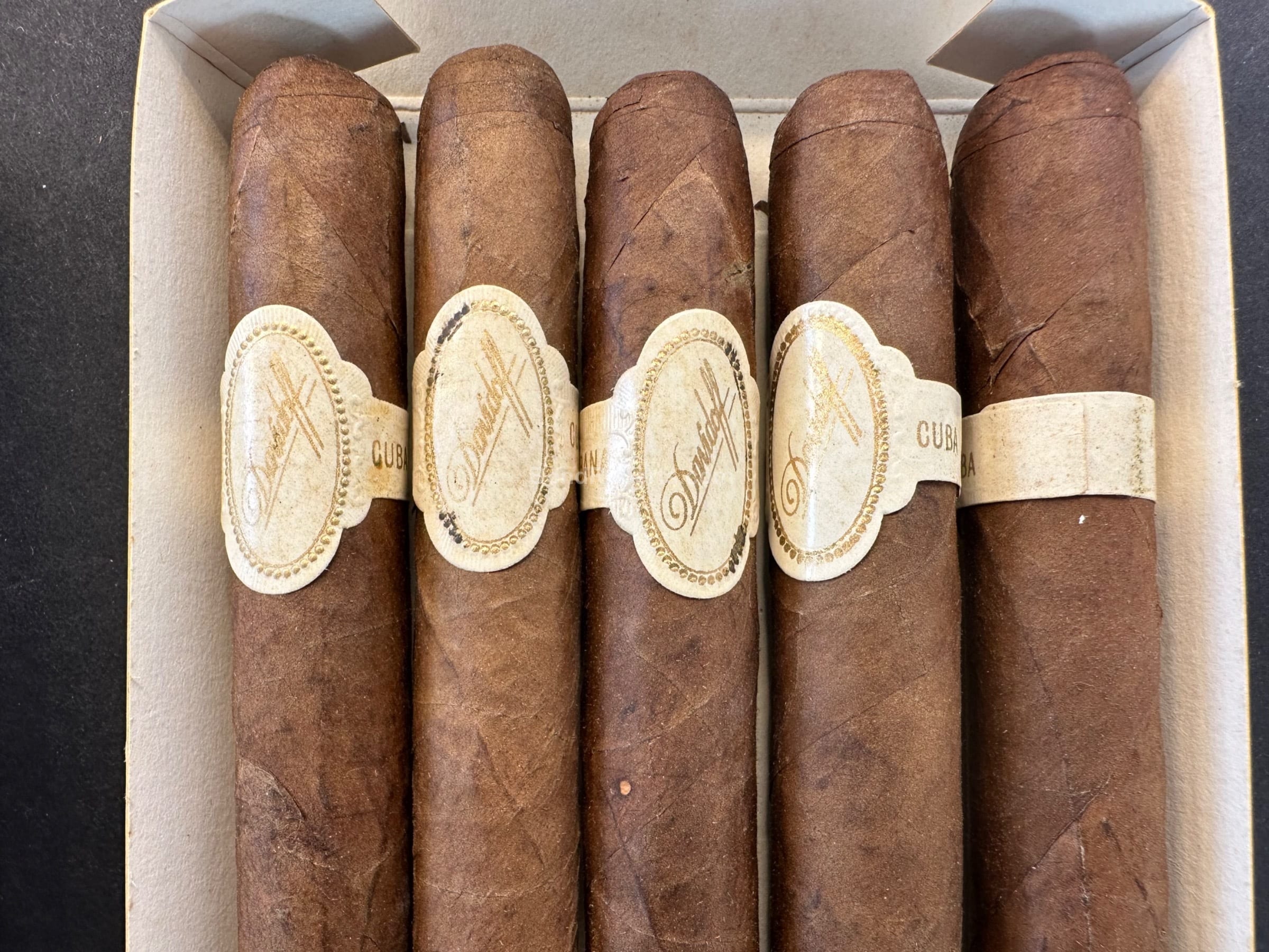 Davidoff 4000 Cardboard Pack of 5 cigars 26773