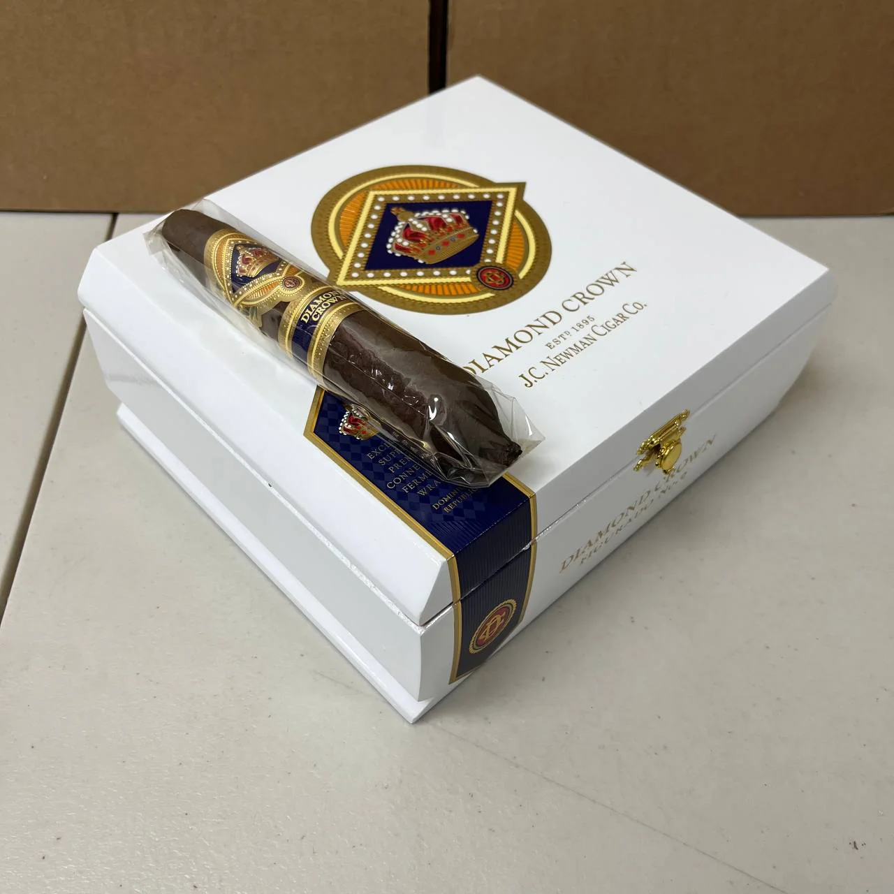 Diamond Crown 钻石皇冠马杜罗6号鱼雷 雪茄資料