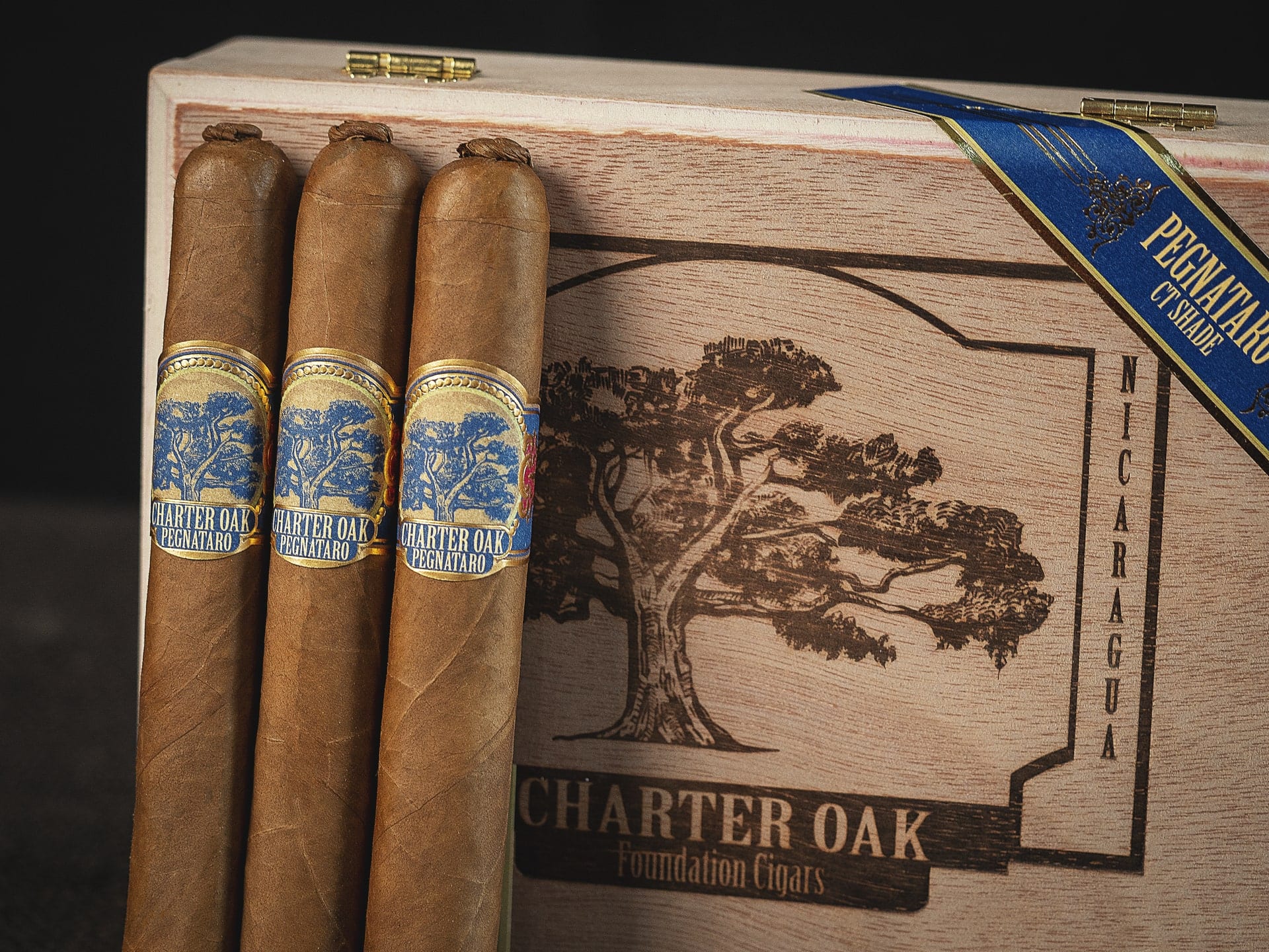 Charter Oak Especiales - Foundation Cigar Company