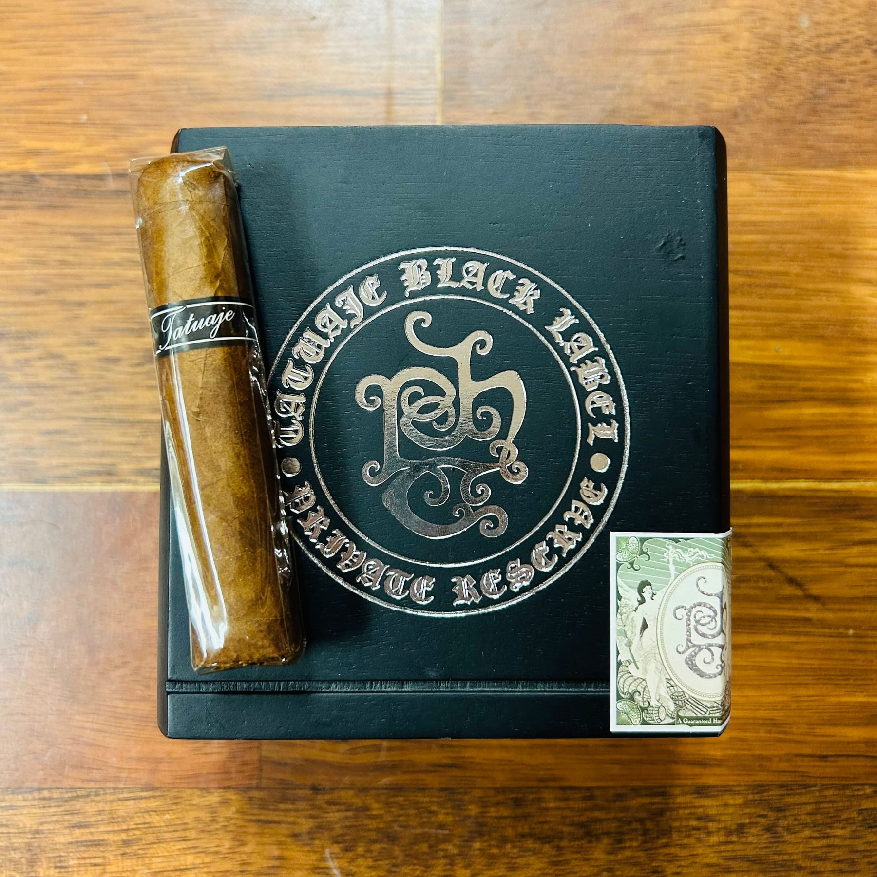 Tatuaje 塔图阿赫黑标罗布斯托 雪茄資料