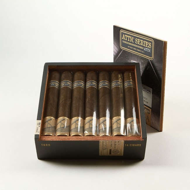 West Tampa Tobacco Attic Series Toro im Cigarmaxx Shop kaufen.