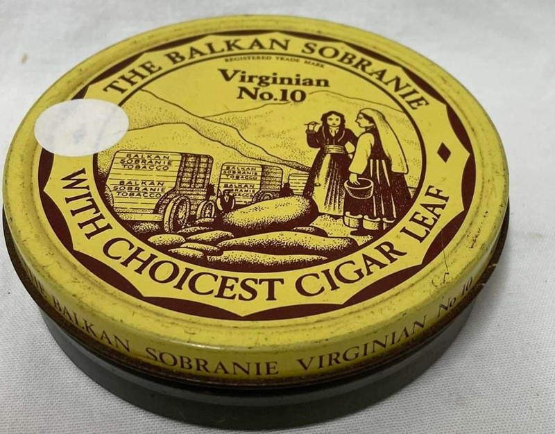 The Balkan Sobranie Cigar Leaf round tin; 2022.0100 | eHive