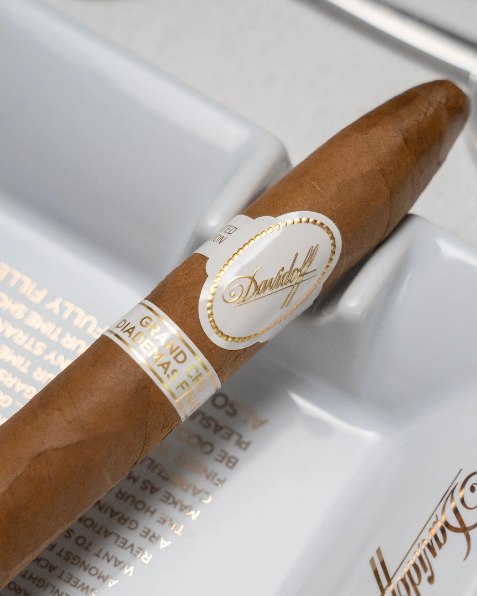 ダビドフ グラン・クリュ ディアデマス・フィナス 限定版 2024 - ワイン樽熟成の傑作 | nextCIGAR