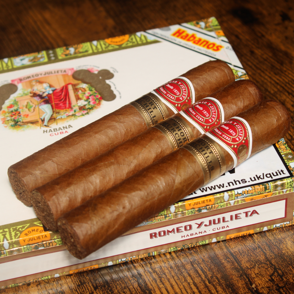 Romeo y Julieta Short 罗密欧与朱丽叶短号