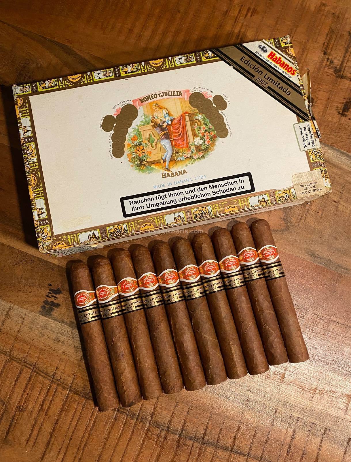 Romeo y Julieta Escudos Edición Limitada 2007 Dress Box of 25 cigars 7915