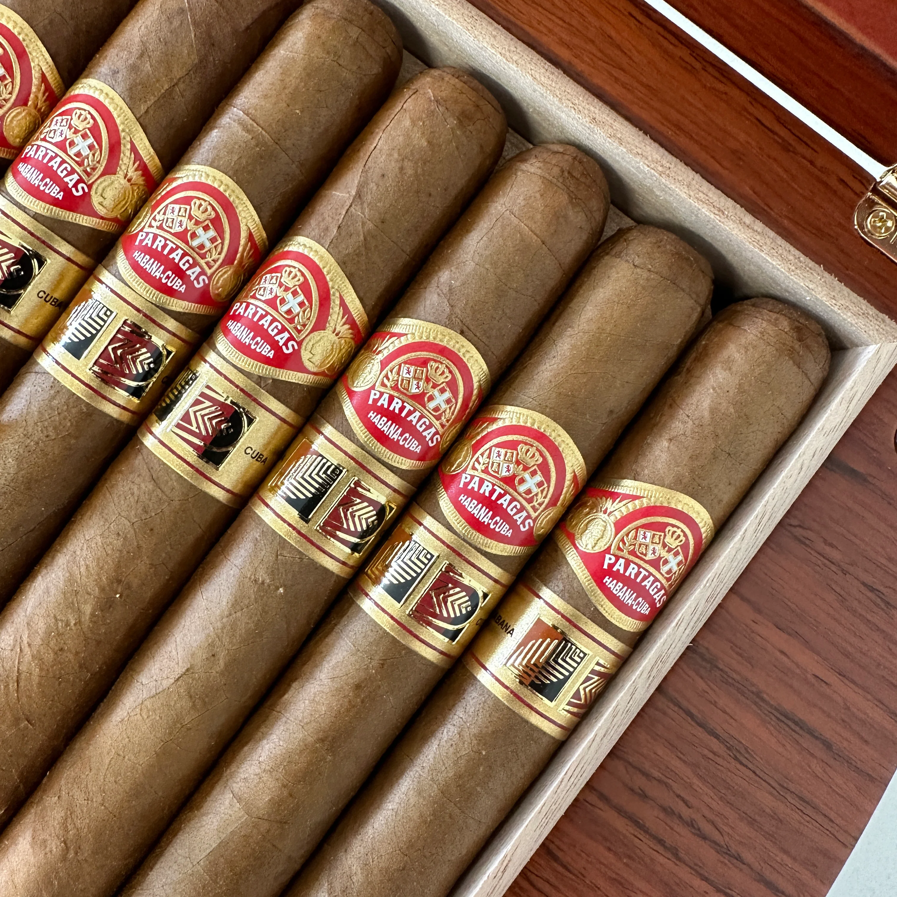 Partagas Aliados Cigar (LCDH) - Cuban Cigars Prices Online - EGM Cigars