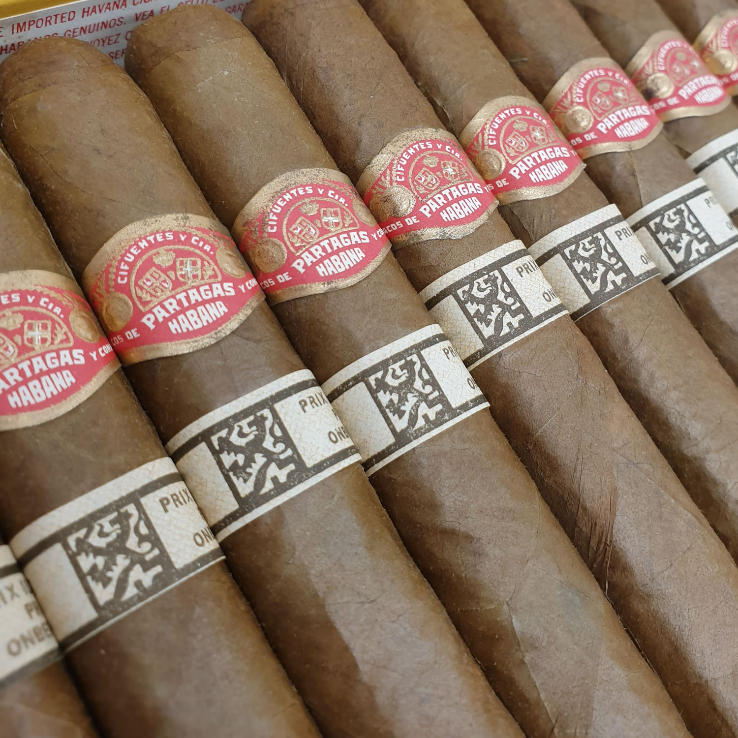 Lot 21 - Partagas Churchills De Luxe - Vintage Cigars - Uk Based Lots ...