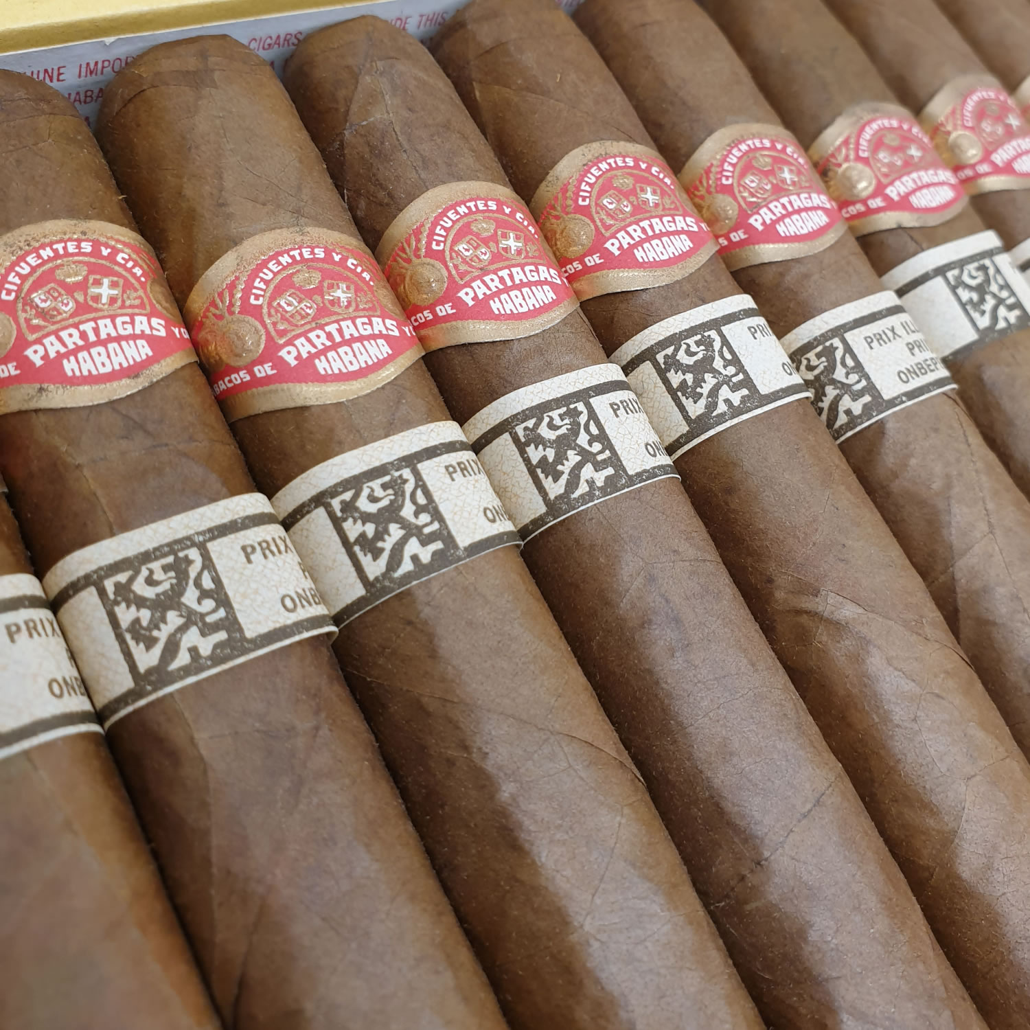 Lot 23 - Partagas Churchills De Luxe - Vintage Cigars - Uk Based Lots ...
