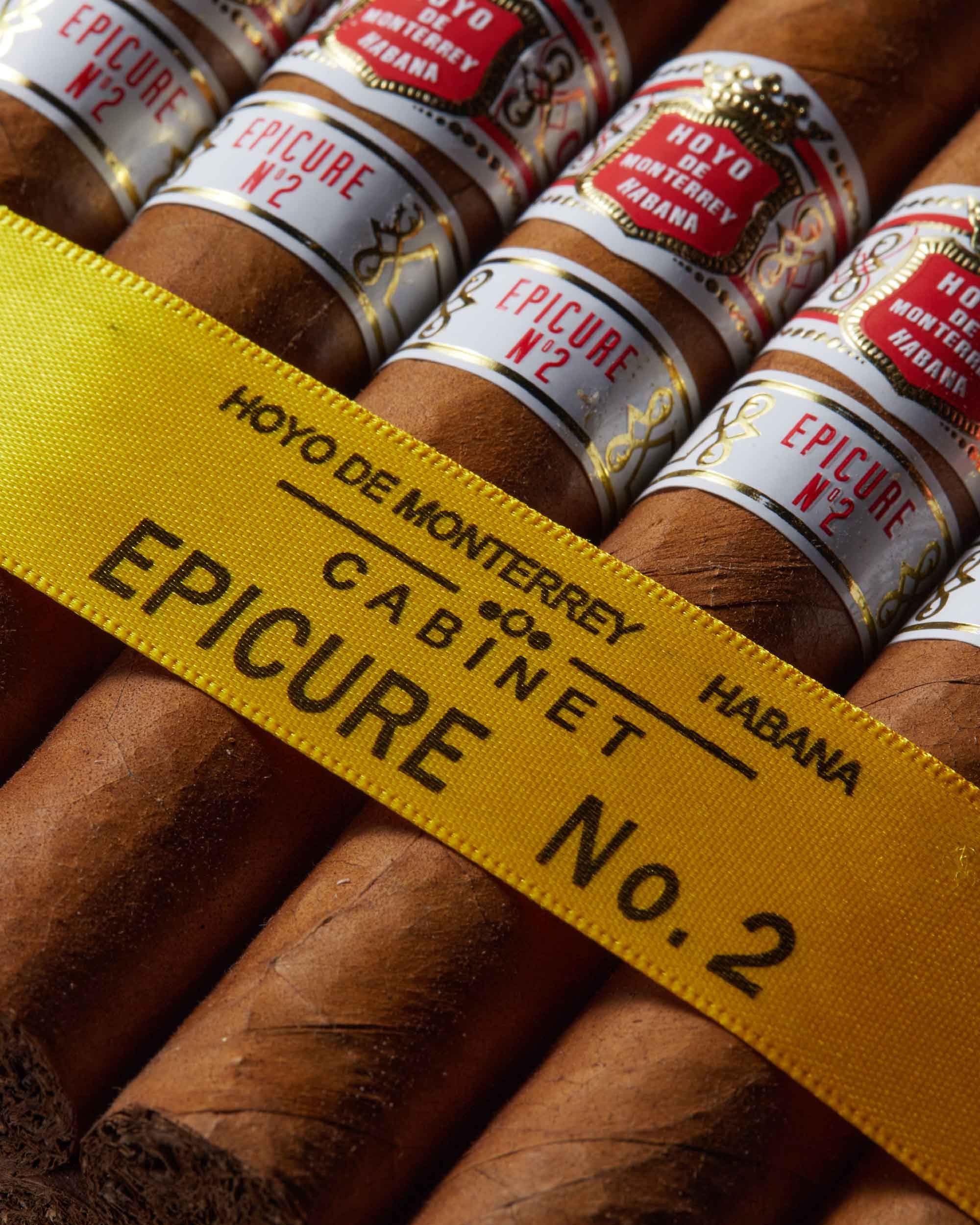 Hoyo de Monterrey Epicure No. 2 - Classic Robusto Cuban Cigar | nextCIGAR