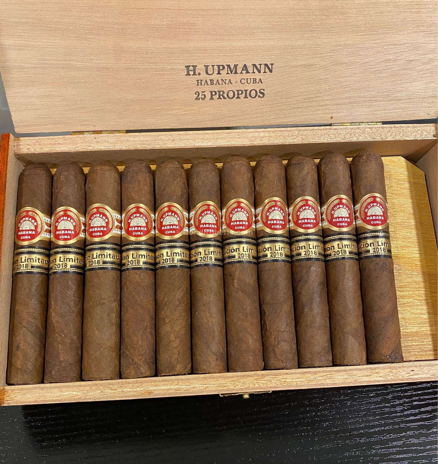 H. Upmann Propios Edición Limitada 2019 Varnished semi boîte nature box ...