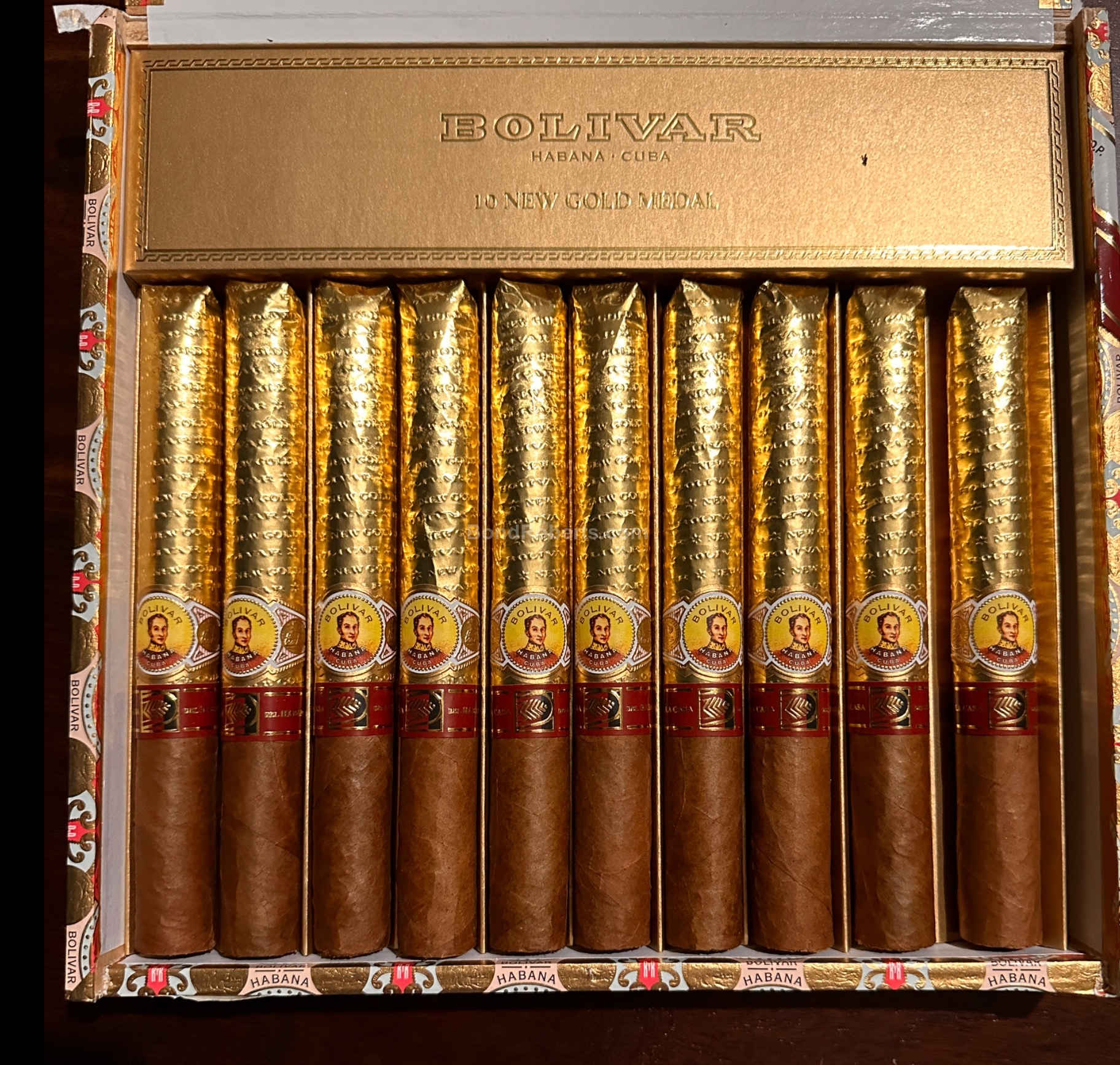 Bolívar New Gold Medal LCDH Exclusivo 2023 Dress box of 10 cigars in ...