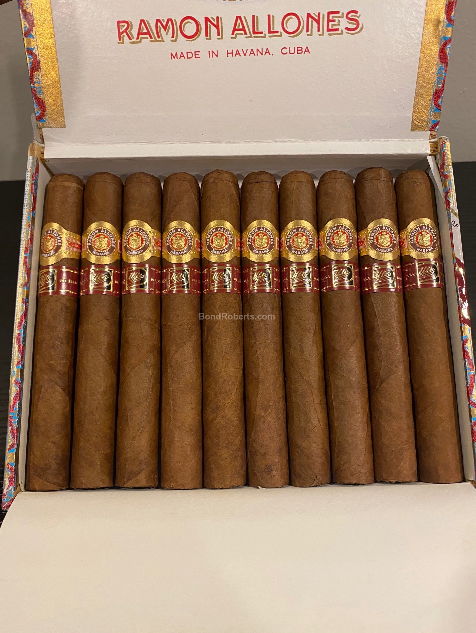 Ramón Allones Allones Superiores LCDH Exclusivo 2018 Dress Box of 10 ...
