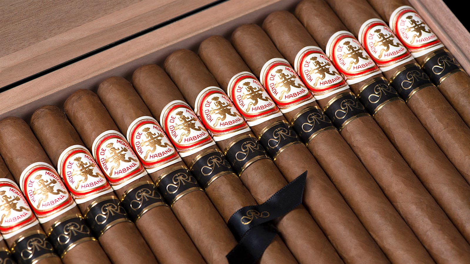 Cuba Debuts Hoyo de Monterrey Double Corona Gran Reserva Cosecha 2013 ...