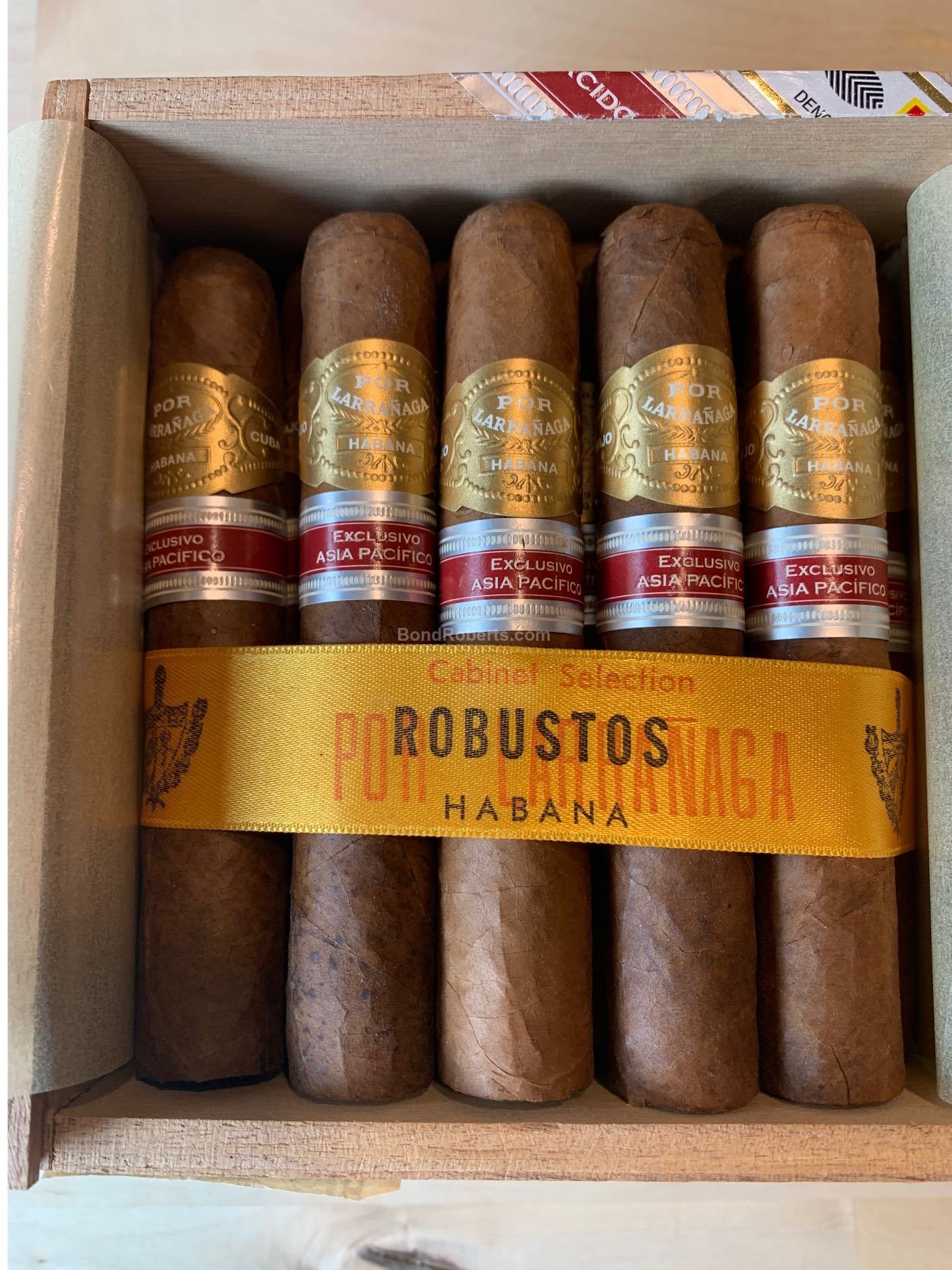 Por Larrañaga Robusto de Larrañaga Edición Regional Asia Pacifico 2007 波尔拉腊尼亚加 拉腊尼亚加罗伯图 亚太地区版2007