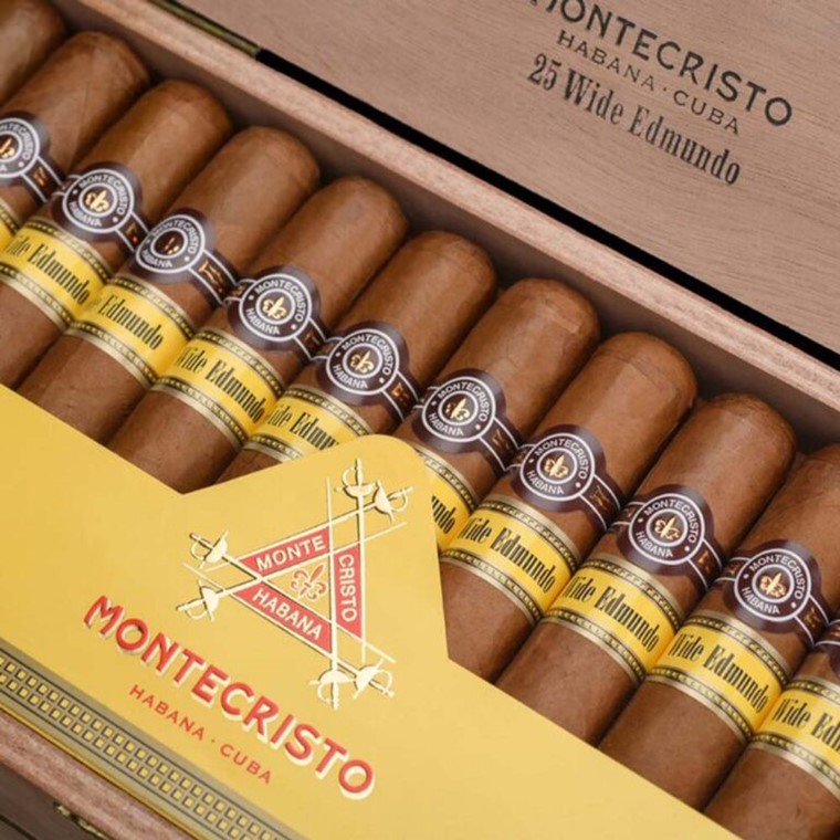 Get YourMontecristo Wide Edmundo Cigar-Box of 25 | James Barber Tobacconist
