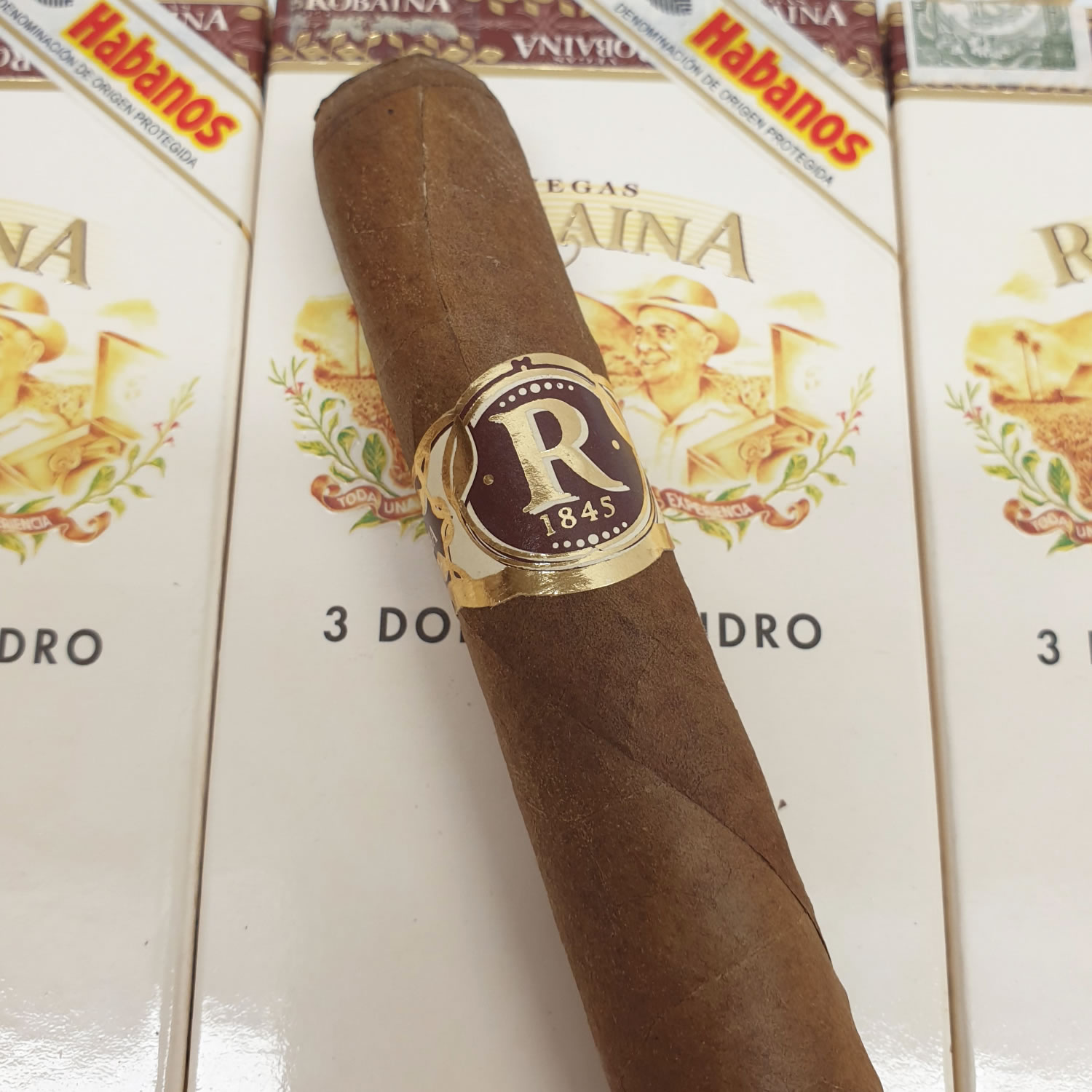 Lot 199 - Vegas Robaina Don Alejandro - Mature Cigars - Uk Based Lots ...
