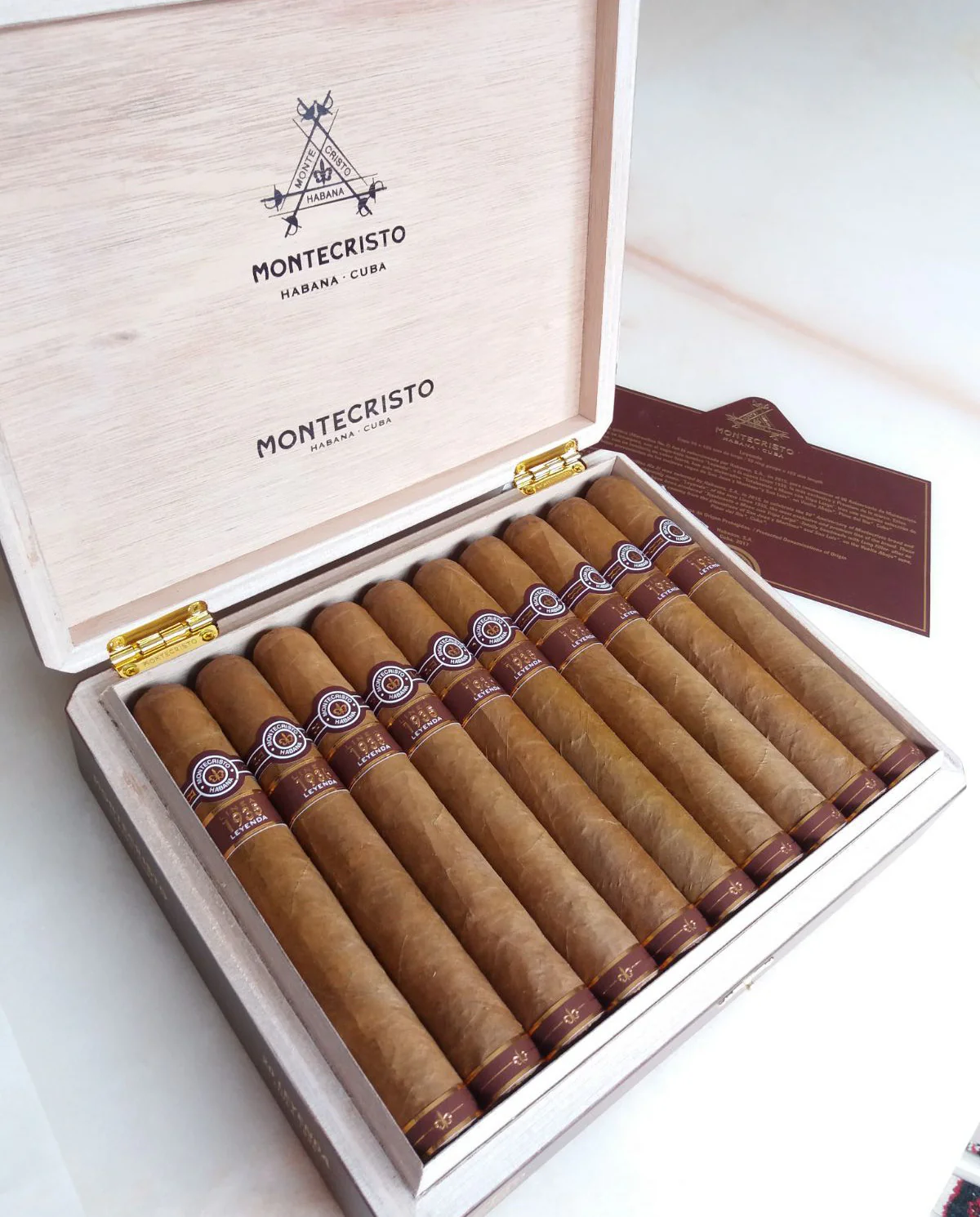 Montecristo Linea 1935 Leyenda Cigar - EGM Cigars