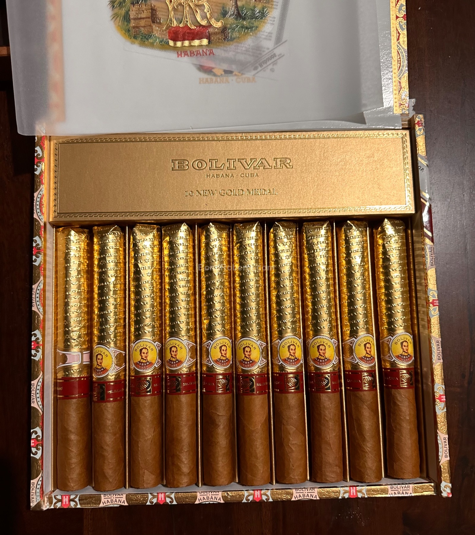 Bolívar New Gold Medal LCDH Exclusivo 2023 Dress box of 10 cigars in ...