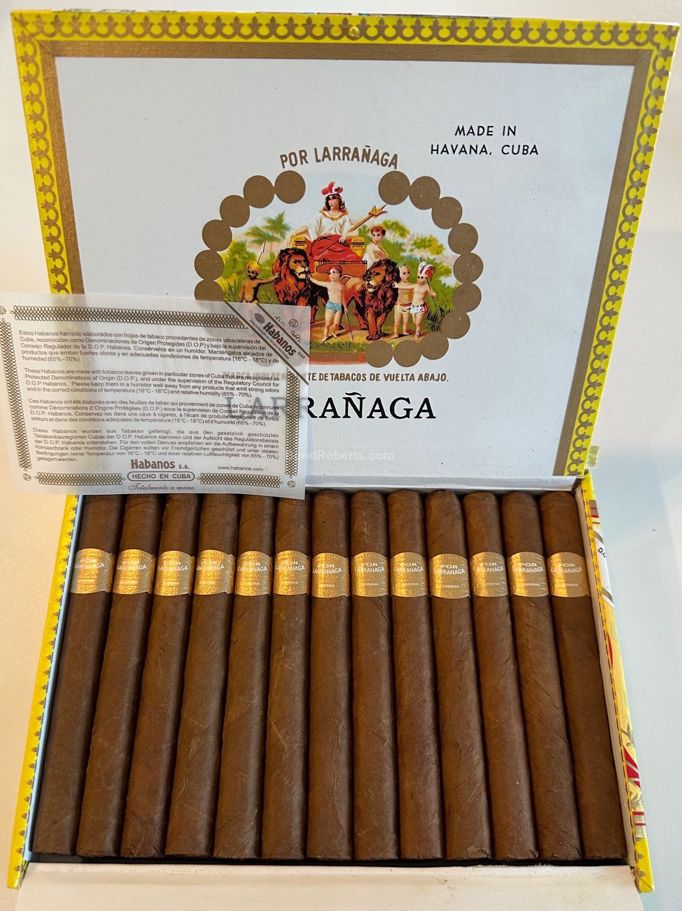 Por Larrañaga Panetelas 2017 Dress Box of 25 cigars 17638