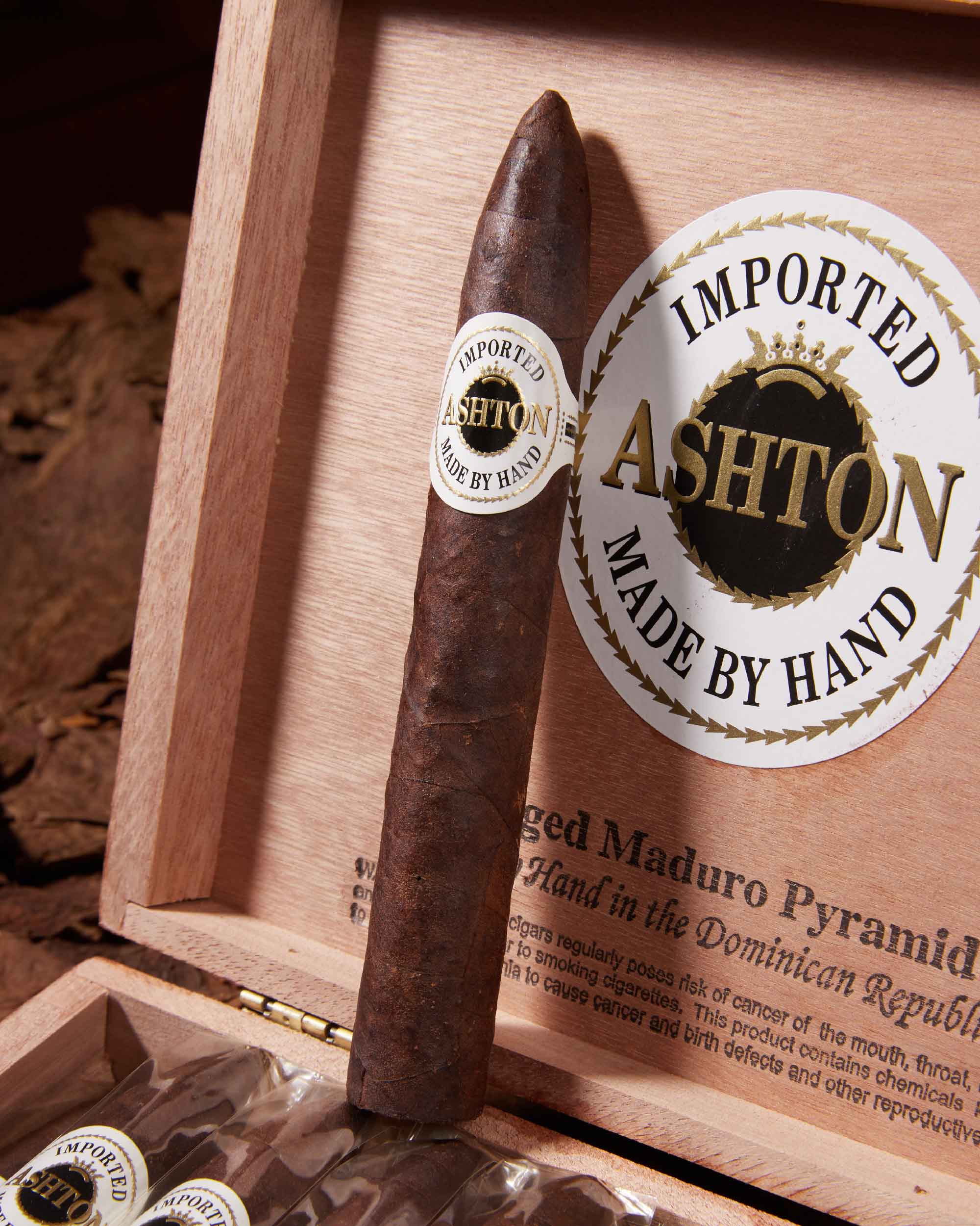 Ashton Aged Maduro Pyramid - nextCIGAR
