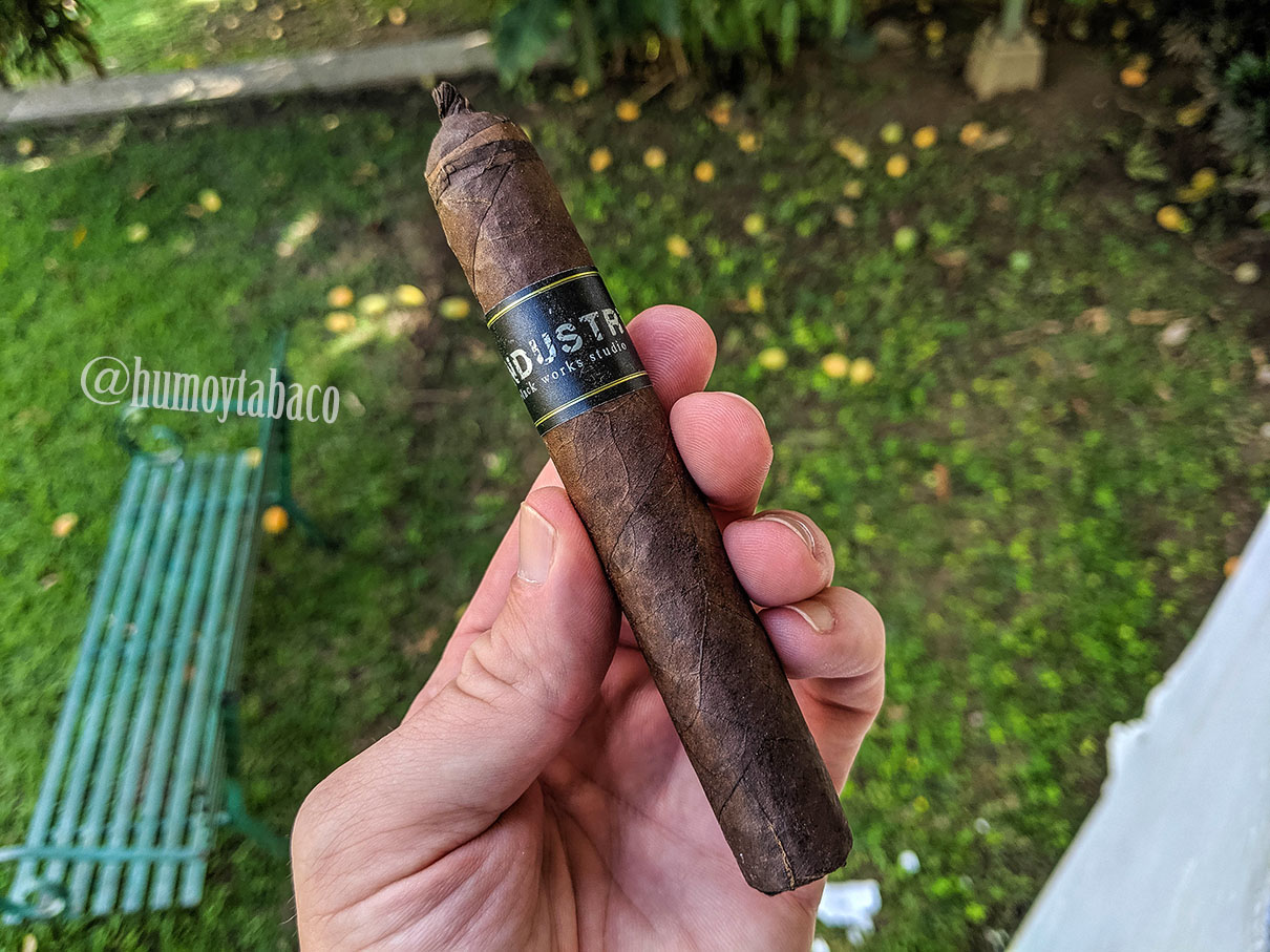 Black Works Studio Sindustry Robusto