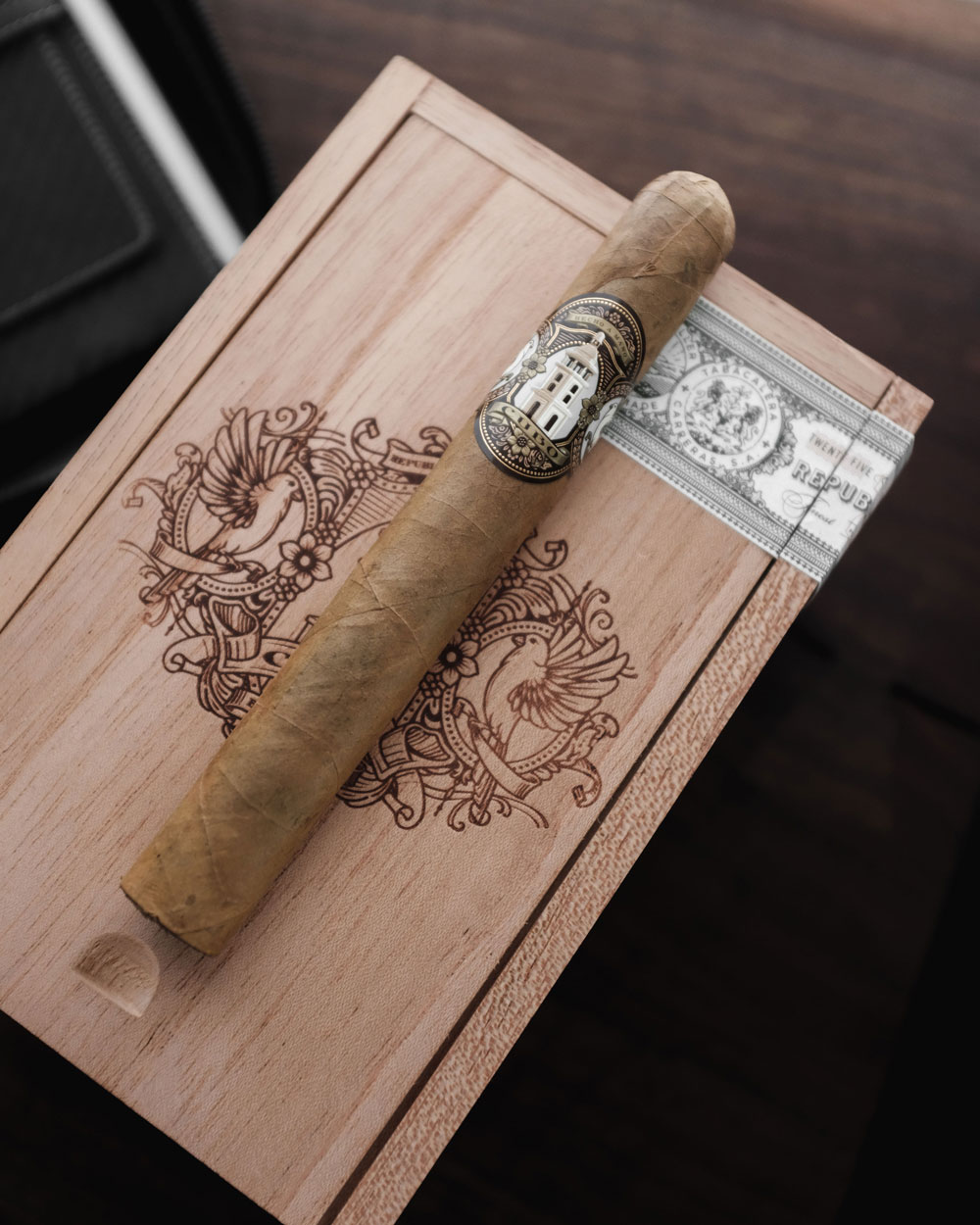 Dapper Cigar Co. - Cubo Claro
