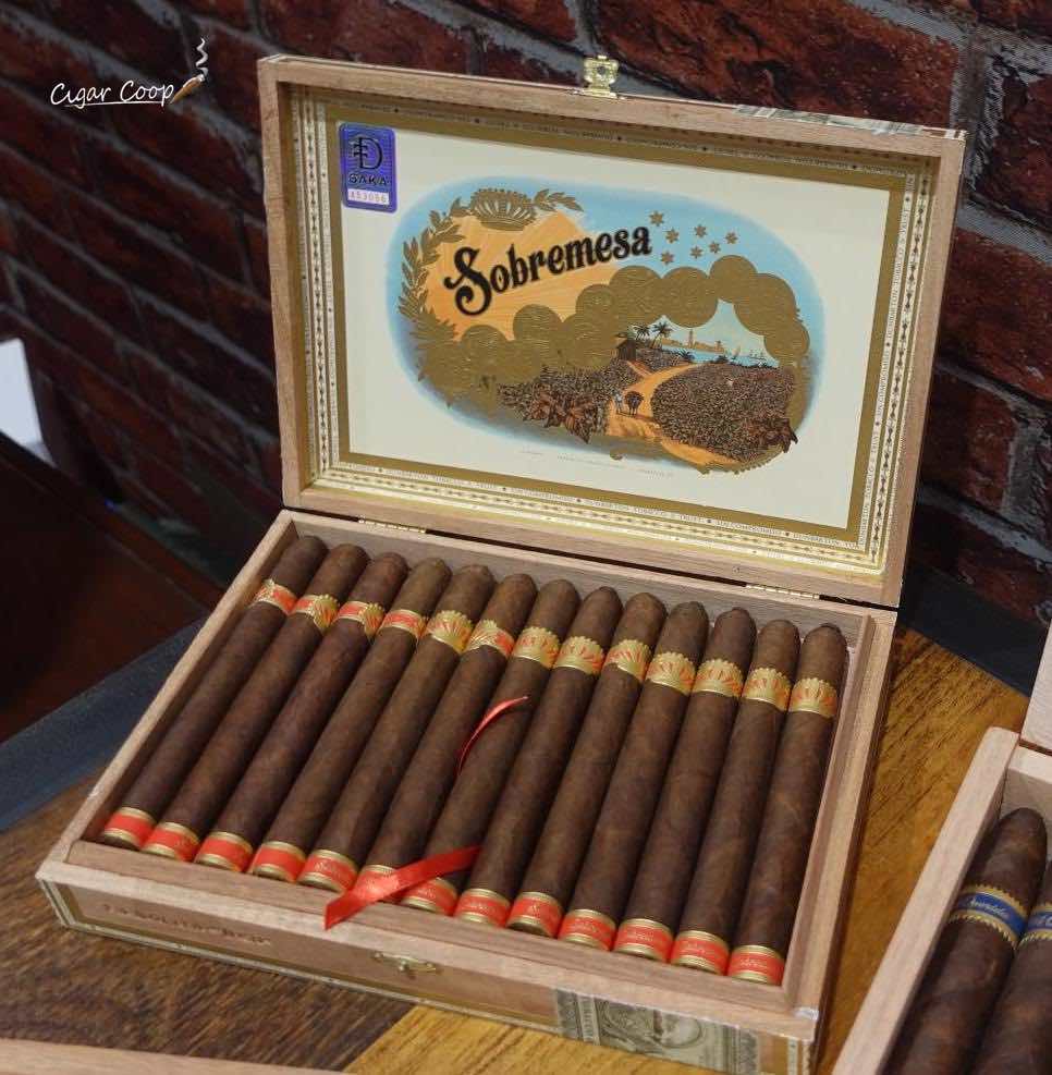 Dunbarton Tobacco & Trust Sobremesa Solita Red