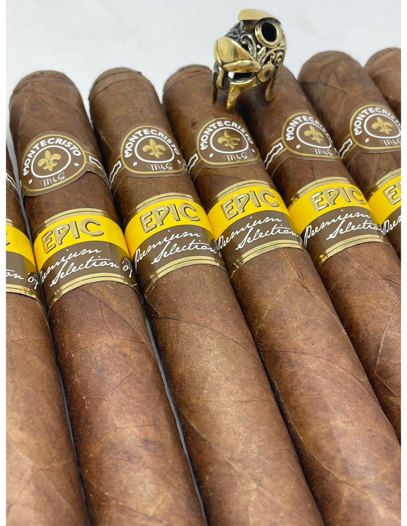 Montecristo Epic Toro 52 X 6 - Cigar Spartan