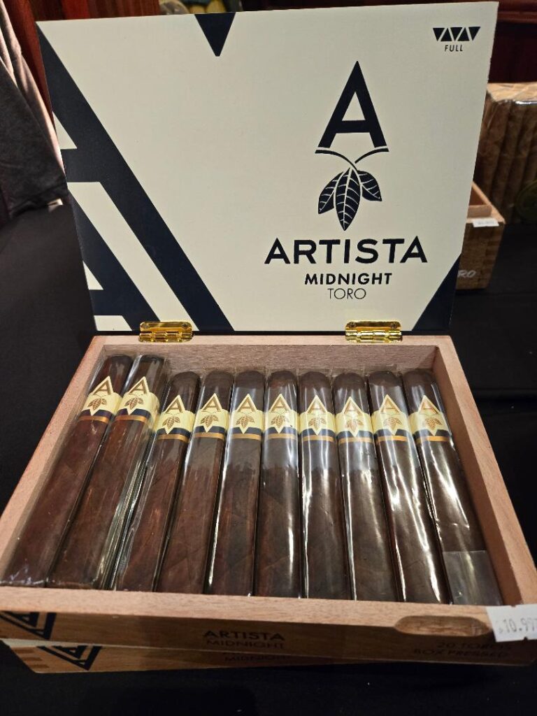 Artista Midnight Toro Single | Underground Cigar Shop & Lounge