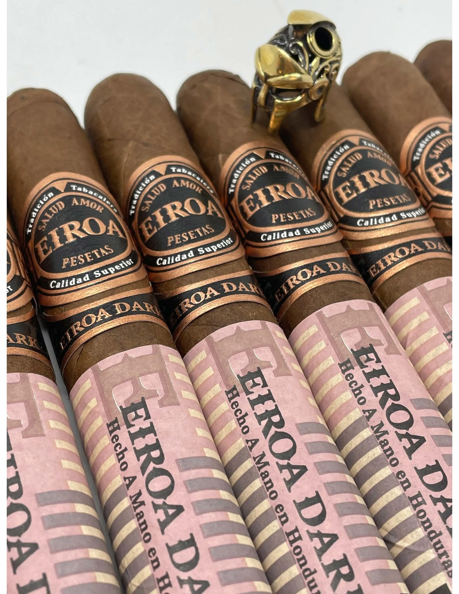 Eiroa Dark Natural Churchill