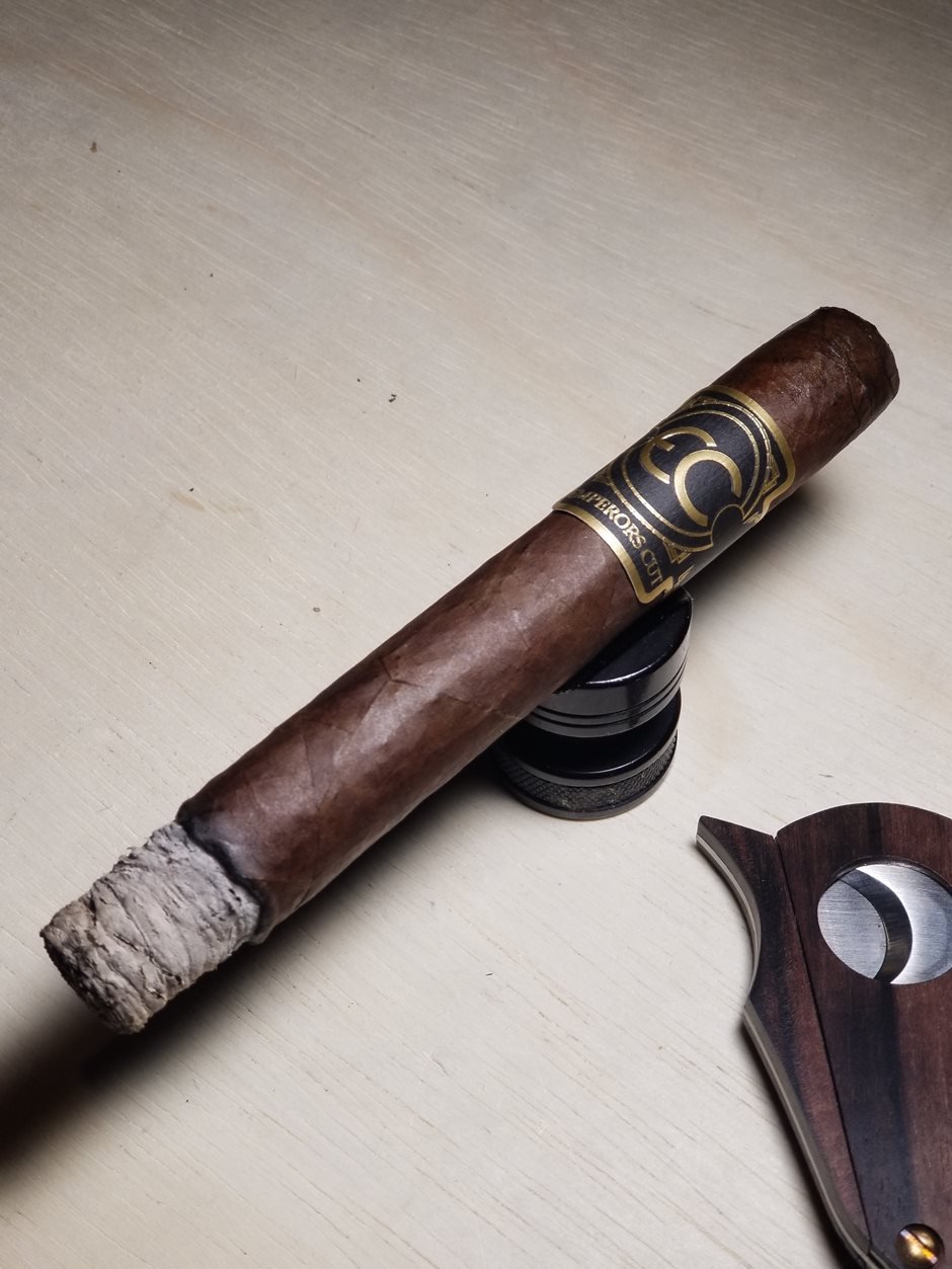 Natural Pleasure 5.5 x 56 Gran Robusto - Emperors Cut Cigars