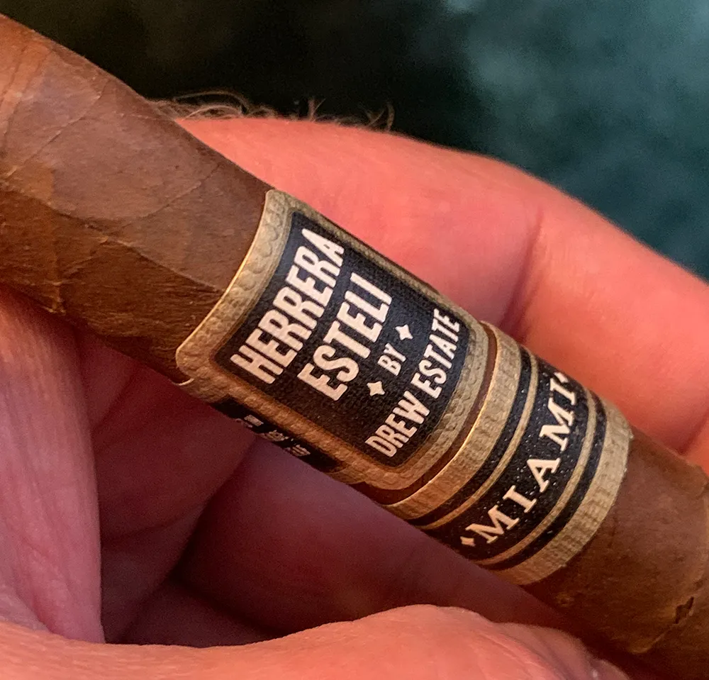 Herrera Estelí 埃斯特利·迈阿密朗斯代尔豪华型 (6 x 44) 雪茄资料