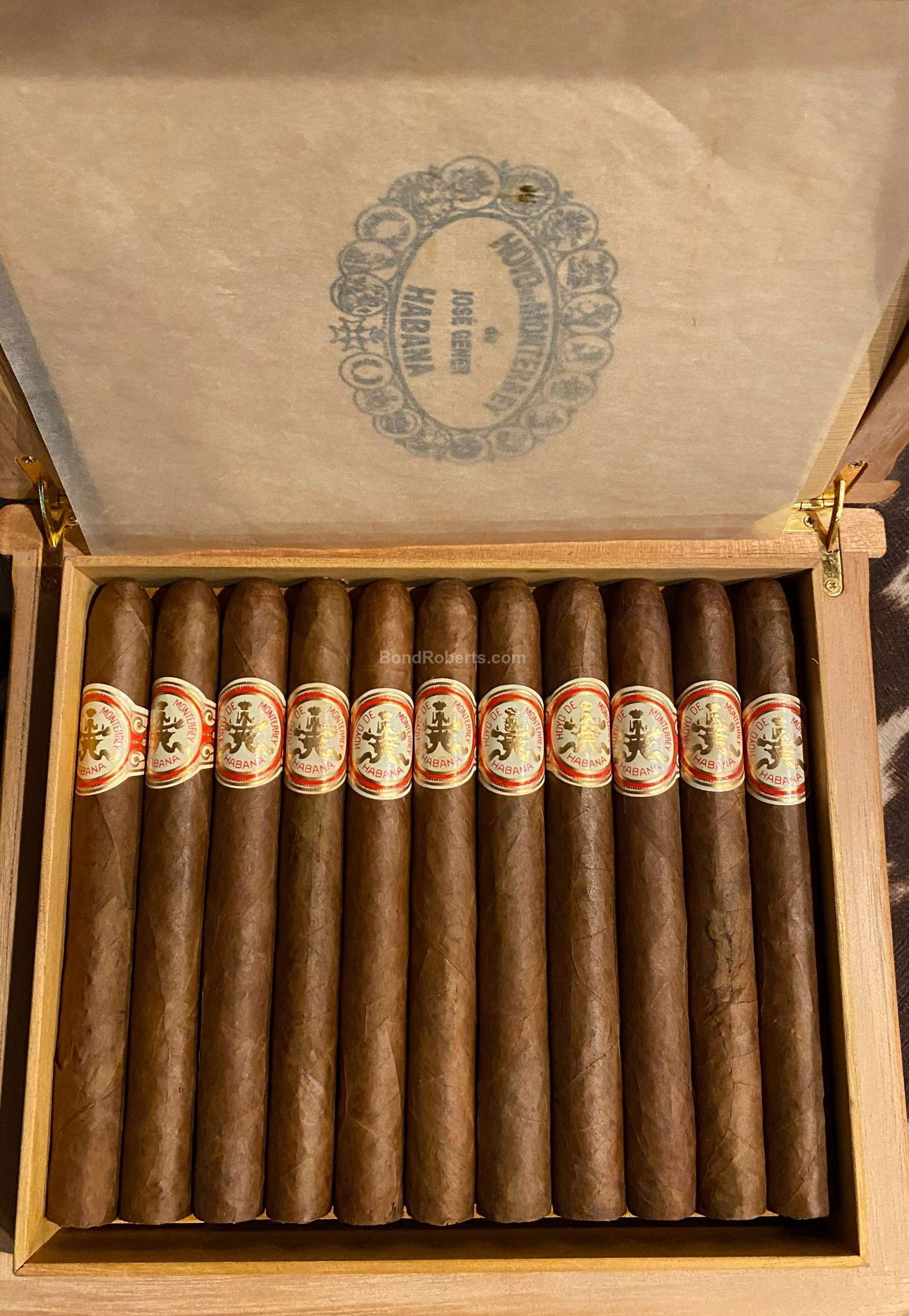Hoyo de Monterrey  Hoyo de Monterrey 限量精选典藏 2003 雪茄资料