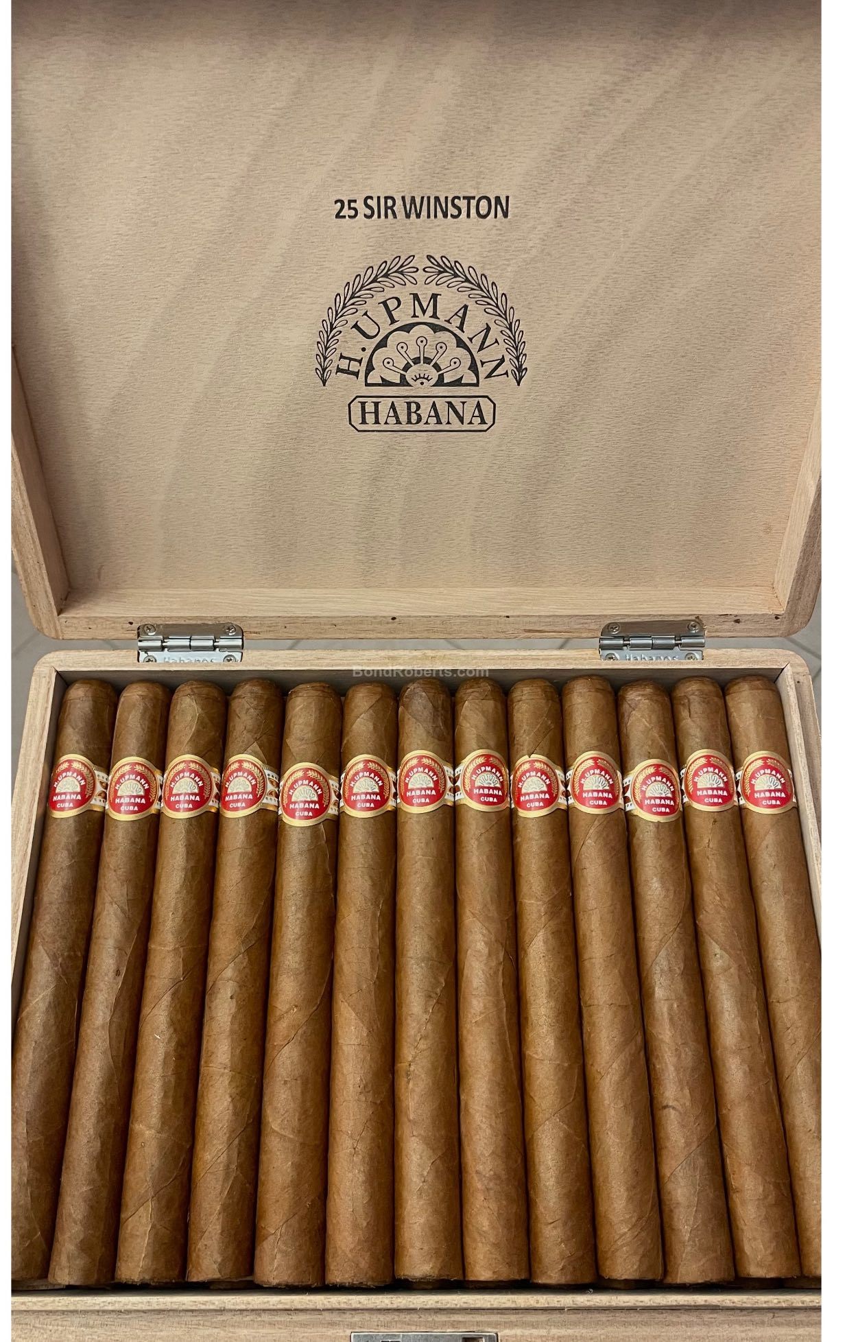 H. Upmann Sir Winston 2022 Varnished Cabinet of 25 cigars 18156
