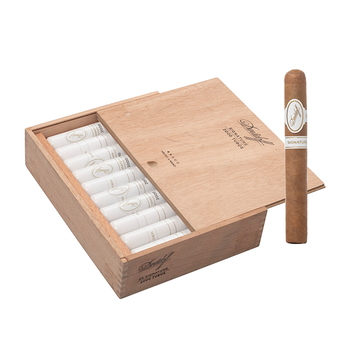 HR Cigars Signature Corona XO 42 x 127