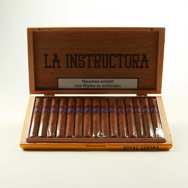 La Instructora Perfection Royal Corona im Cigarmaxx Shop kaufen.