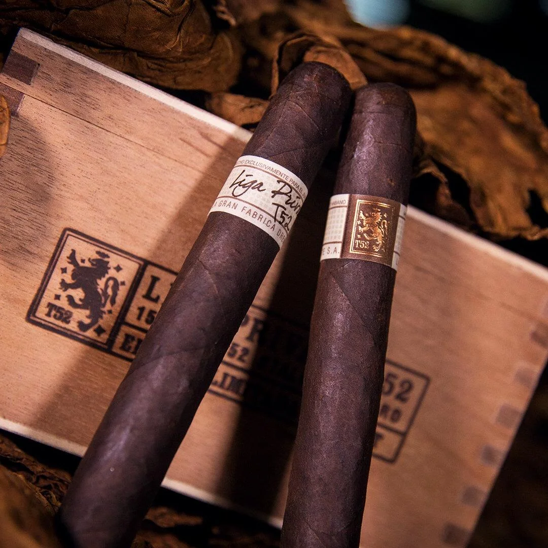 Drew Estate Liga Privada T52 Robusto Cigar - Single Cigar