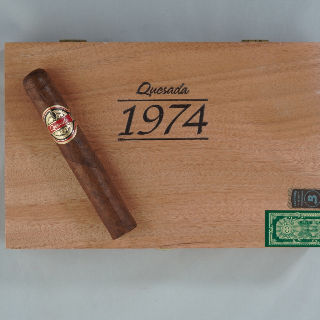 Quesada 1974 Robusto 20 - INDIAN CIGAR BOX