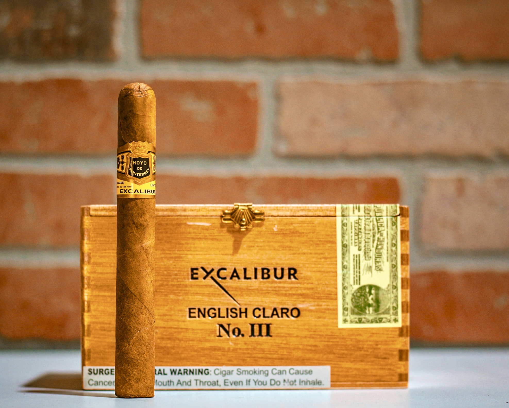 Hoyo De Monterrey - Excalibur No. III Natural (6⅛x50) - Ace Shield